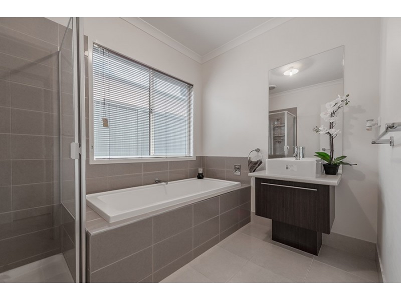 7 Anzacs Way, Craigieburn VIC 3064