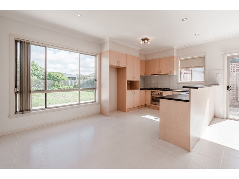 5 Shannon Grove, Roxburgh Park VIC 3064