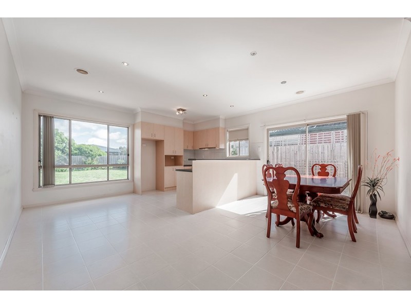 5 Shannon Grove, Roxburgh Park VIC 3064
