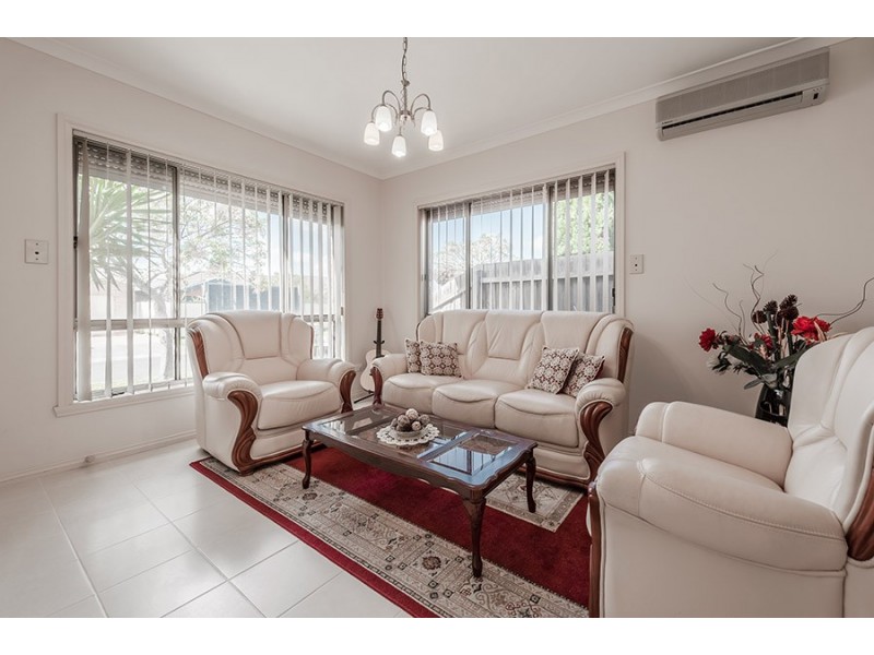 5 Shannon Grove, Roxburgh Park VIC 3064