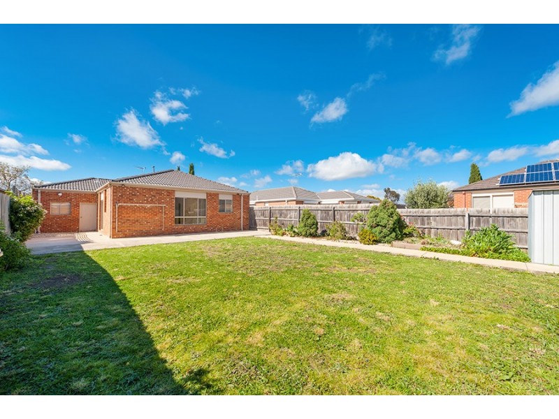 5 Shannon Grove, Roxburgh Park VIC 3064