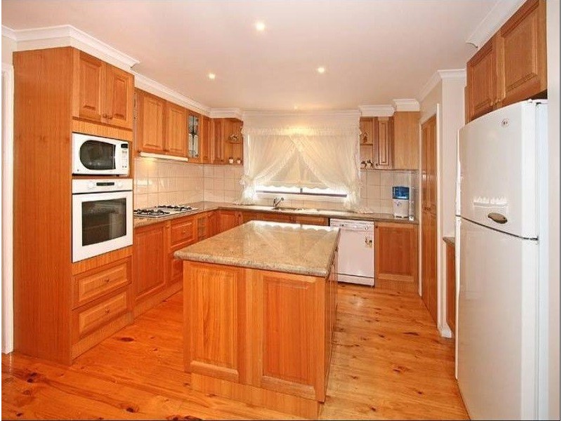 54 Rokeby Crescent, Craigieburn VIC 3064