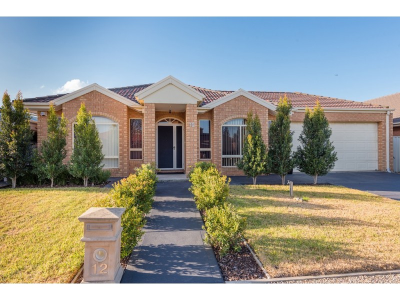 12 Pine Valley Rise, Craigieburn VIC 3064