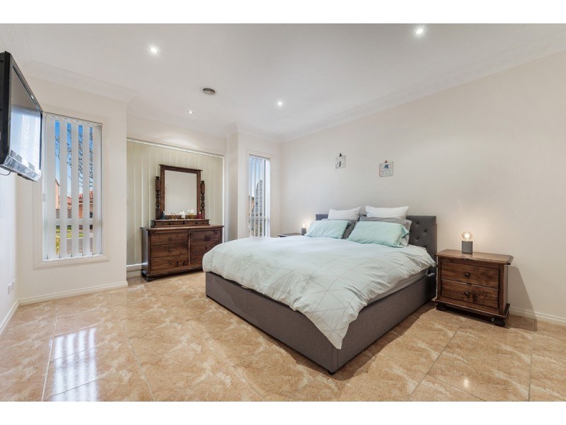 12 Pine Valley Rise, Craigieburn VIC 3064