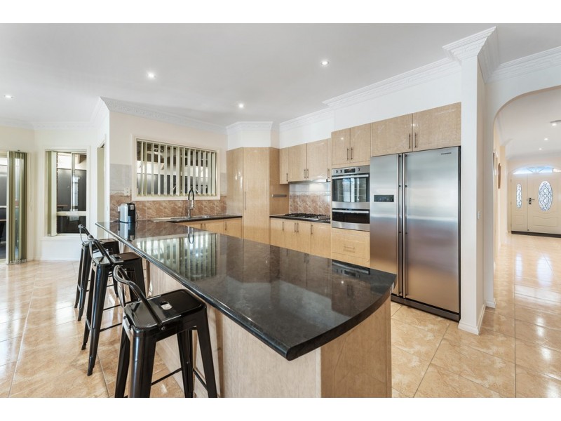 12 Pine Valley Rise, Craigieburn VIC 3064