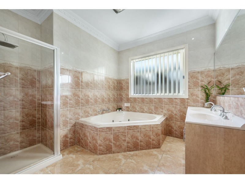 12 Pine Valley Rise, Craigieburn VIC 3064