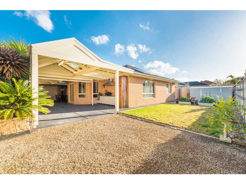 12 Pine Valley Rise, Craigieburn VIC 3064