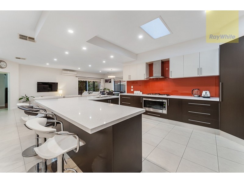 13 Elsternwick Way, Craigieburn VIC 3064