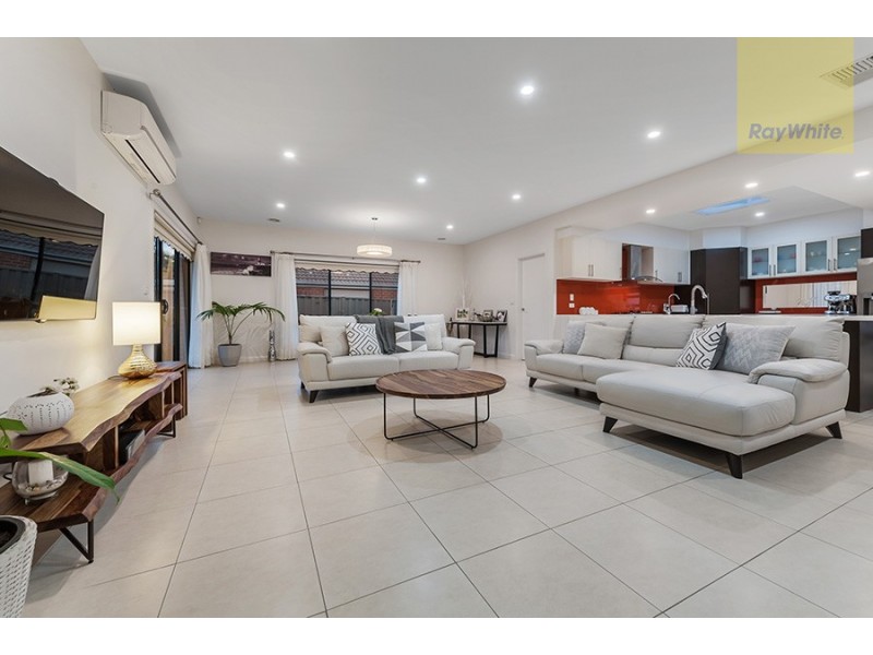 13 Elsternwick Way, Craigieburn VIC 3064