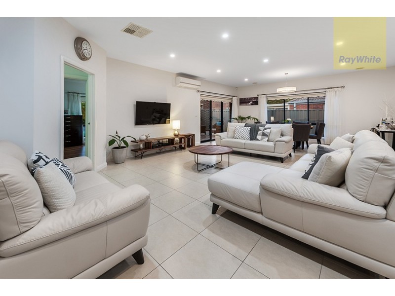 13 Elsternwick Way, Craigieburn VIC 3064
