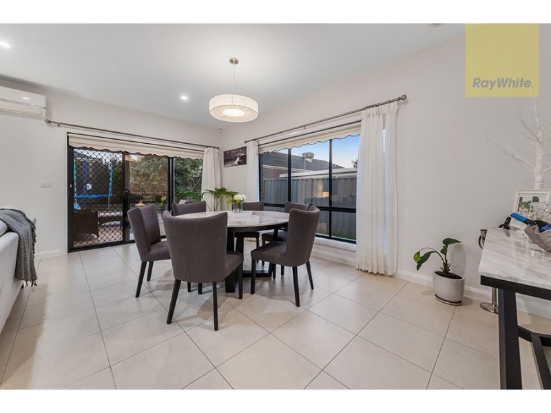 13 Elsternwick Way, Craigieburn VIC 3064
