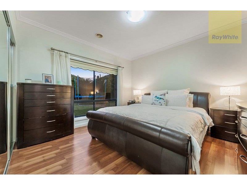 13 Elsternwick Way, Craigieburn VIC 3064