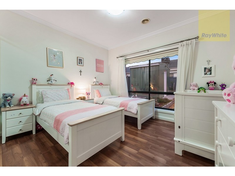 13 Elsternwick Way, Craigieburn VIC 3064