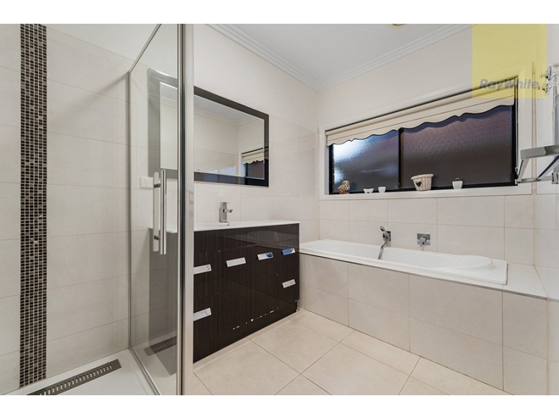 13 Elsternwick Way, Craigieburn VIC 3064