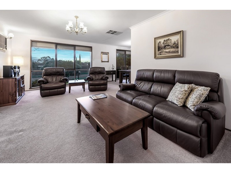 14 Kirkbride Way, Craigieburn VIC 3064