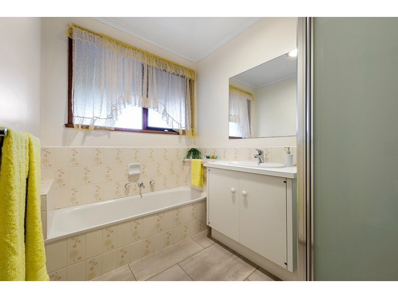 14 Kirkbride Way, Craigieburn VIC 3064