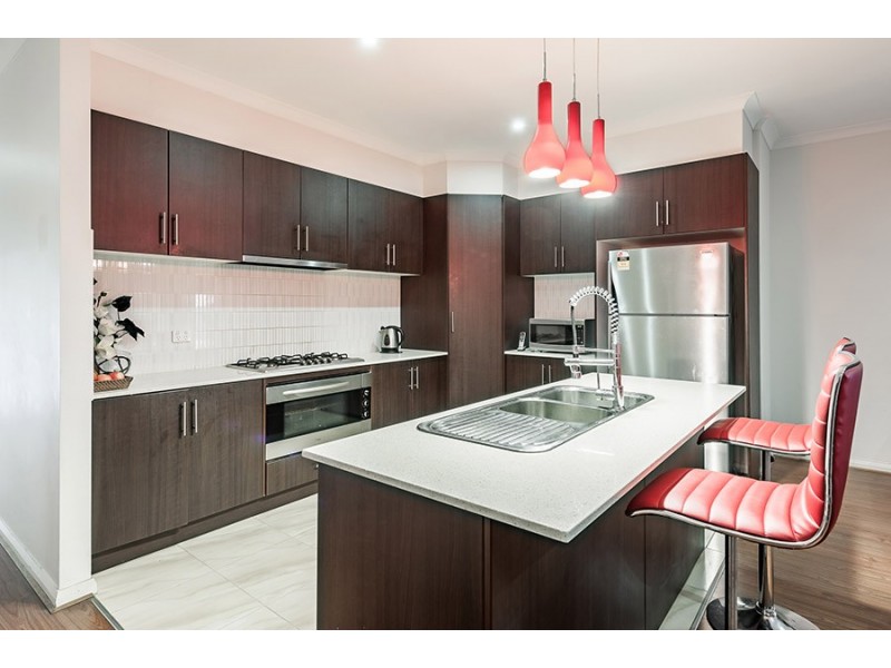 24 Fairhaven Blvd, Craigieburn VIC 3064