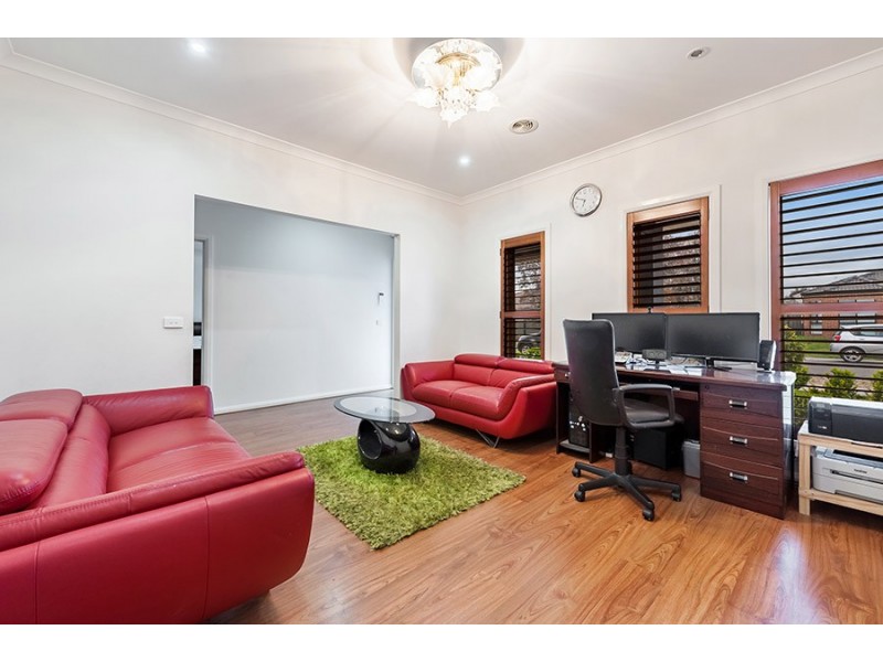 24 Fairhaven Blvd, Craigieburn VIC 3064