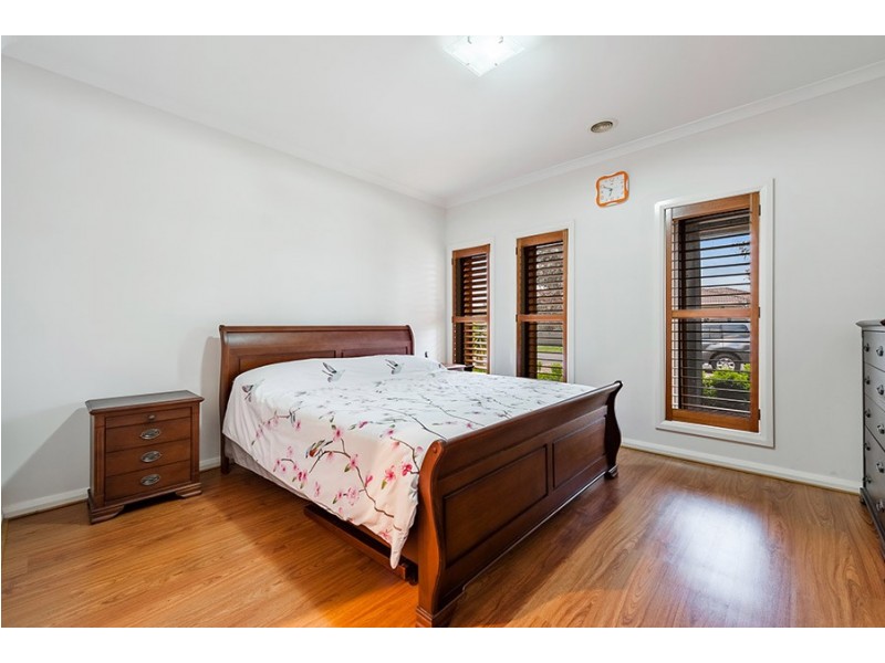 24 Fairhaven Blvd, Craigieburn VIC 3064