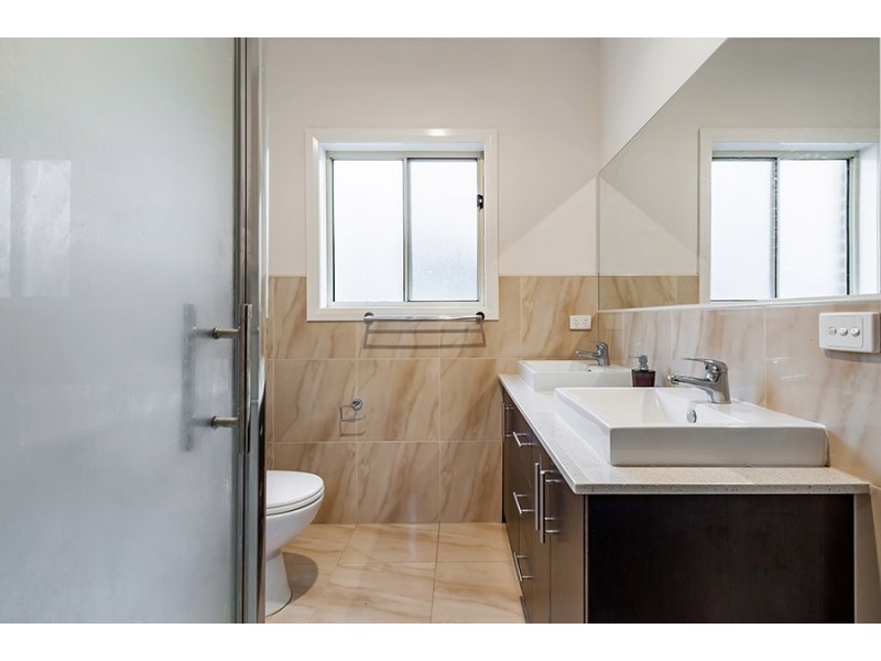 24 Fairhaven Blvd, Craigieburn VIC 3064