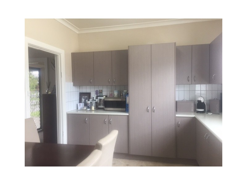 77 Isla Avenue, Glenroy VIC 3046
