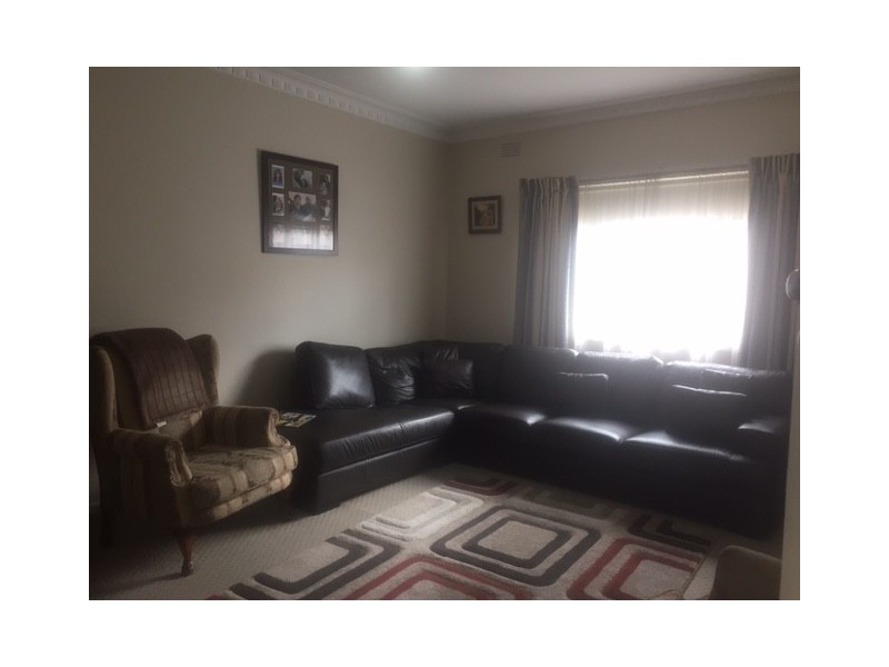 77 Isla Avenue, Glenroy VIC 3046