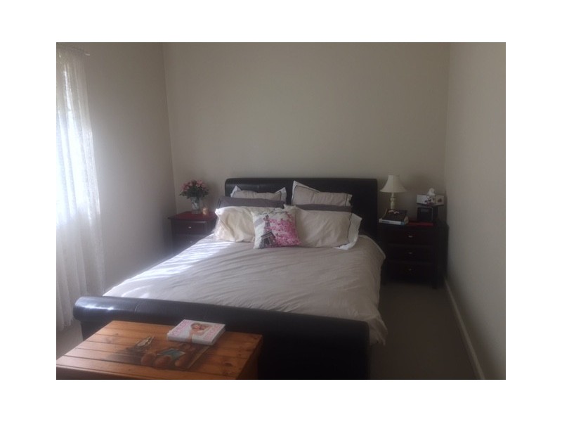 77 Isla Avenue, Glenroy VIC 3046