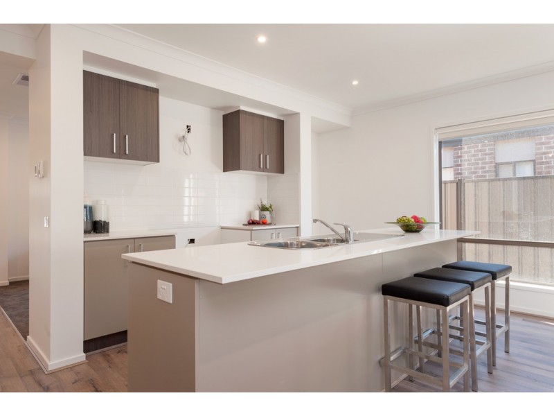 51 Peppertree Parade, Craigieburn VIC 3064