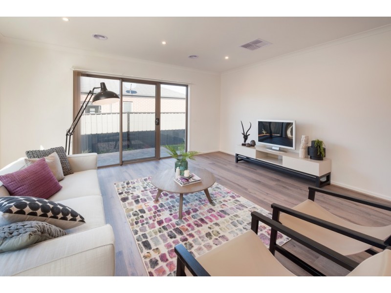 51 Peppertree Parade, Craigieburn VIC 3064