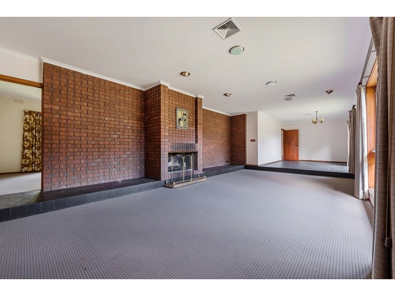 45 Parklands Crescent, Mickleham VIC 3064