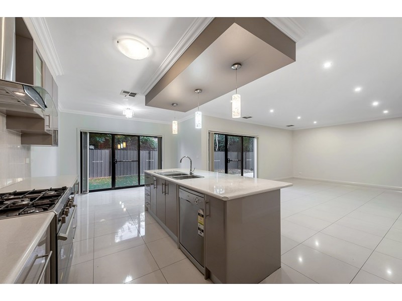 11 Northumberland Circuit, Craigieburn VIC 3064