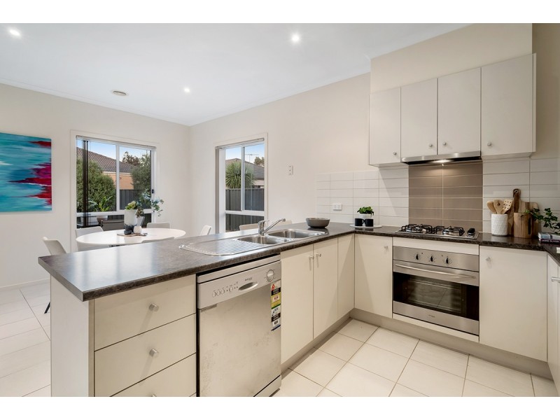 61 Mareeba Way, Craigieburn VIC 3064