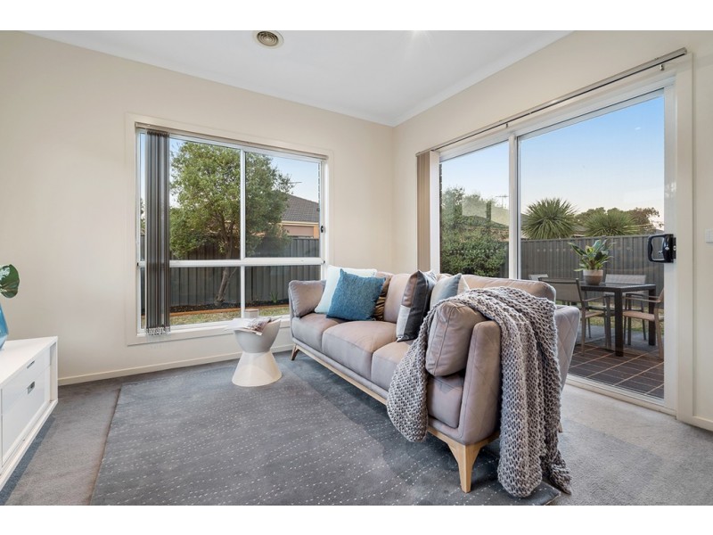 61 Mareeba Way, Craigieburn VIC 3064