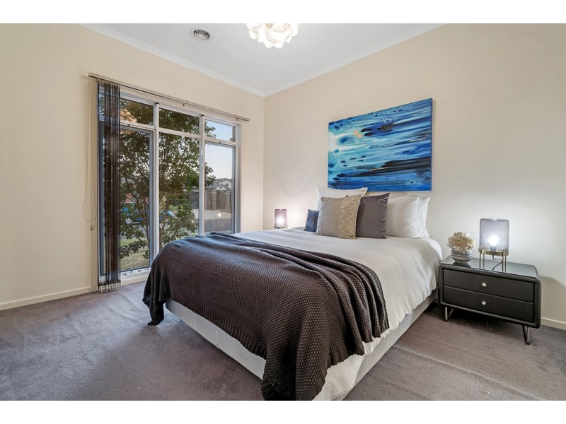 61 Mareeba Way, Craigieburn VIC 3064