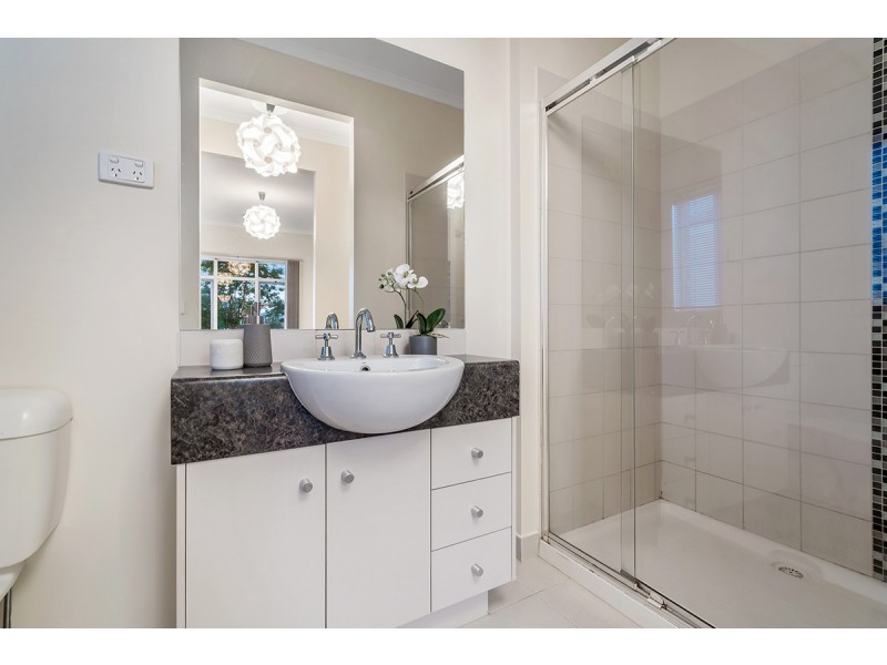 61 Mareeba Way, Craigieburn VIC 3064