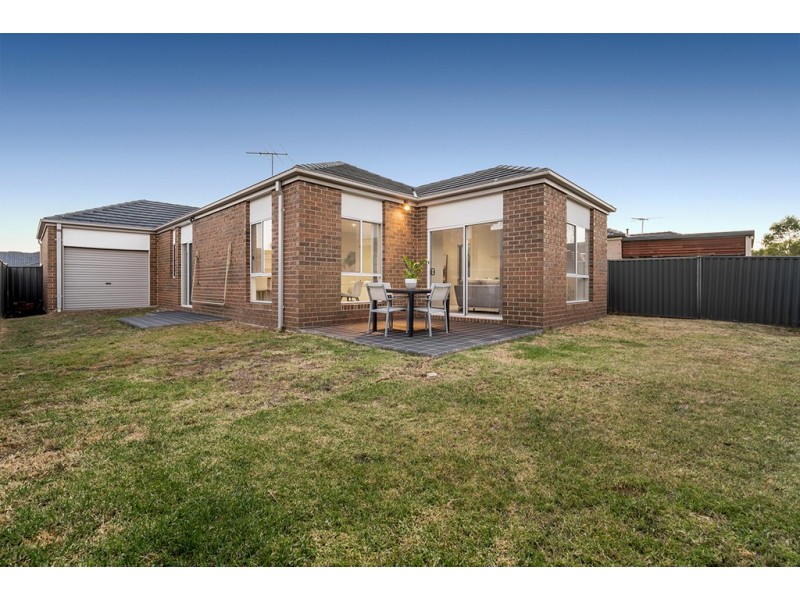 61 Mareeba Way, Craigieburn VIC 3064