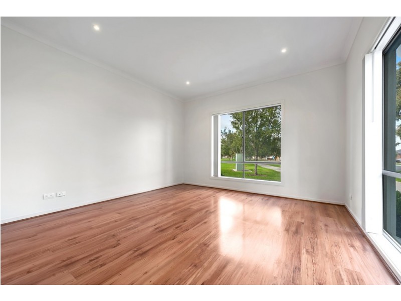 2 Andover Lane, Craigieburn VIC 3064