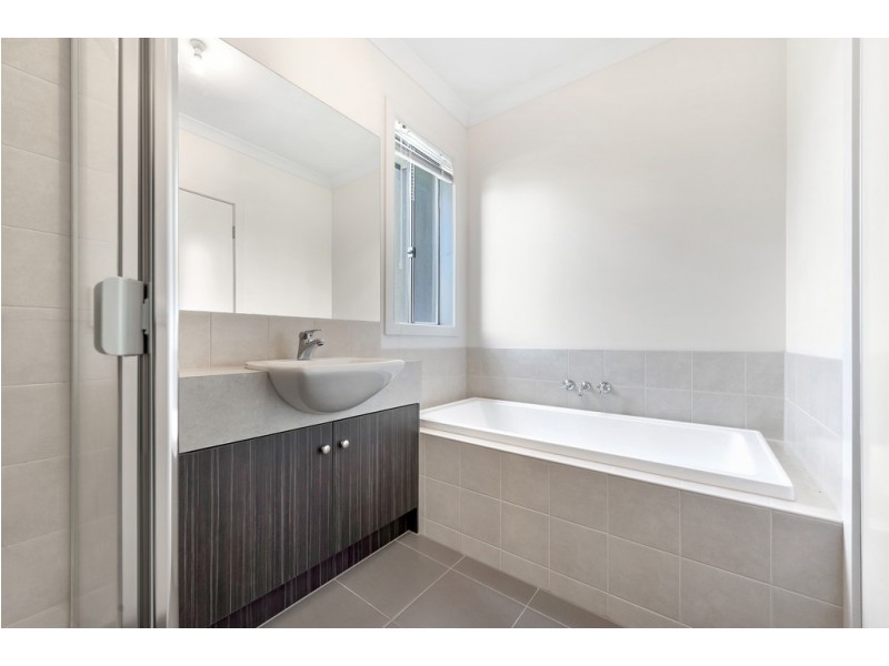 2 Andover Lane, Craigieburn VIC 3064