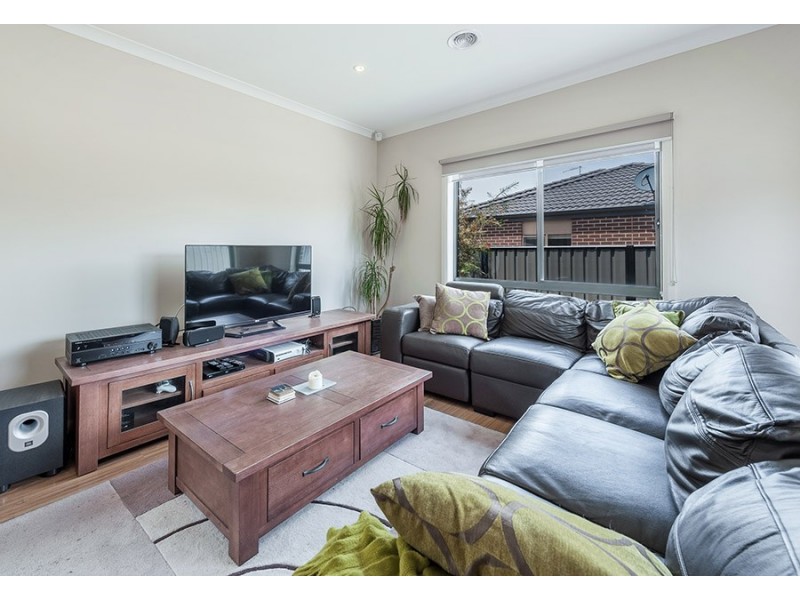 13 Moor Park Drive, Craigieburn VIC 3064