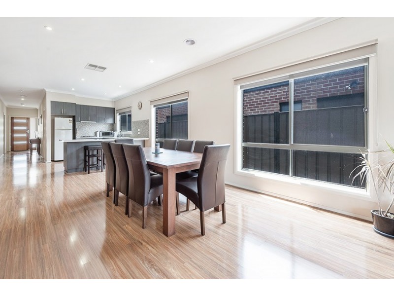 13 Moor Park Drive, Craigieburn VIC 3064