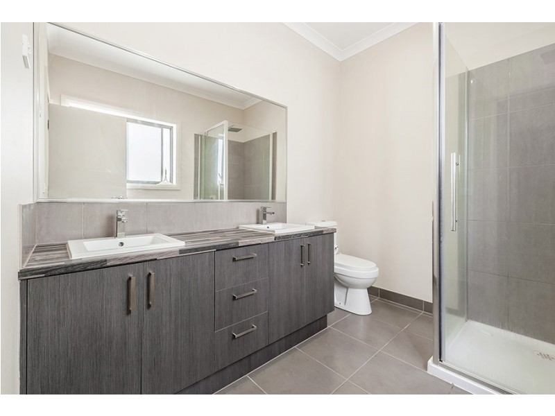 13 Moor Park Drive, Craigieburn VIC 3064