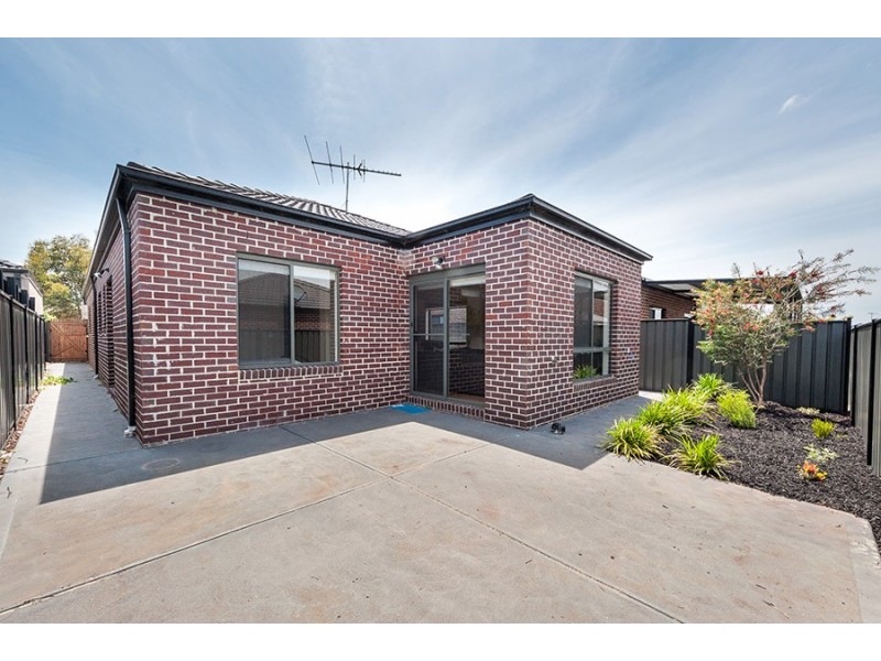 13 Moor Park Drive, Craigieburn VIC 3064