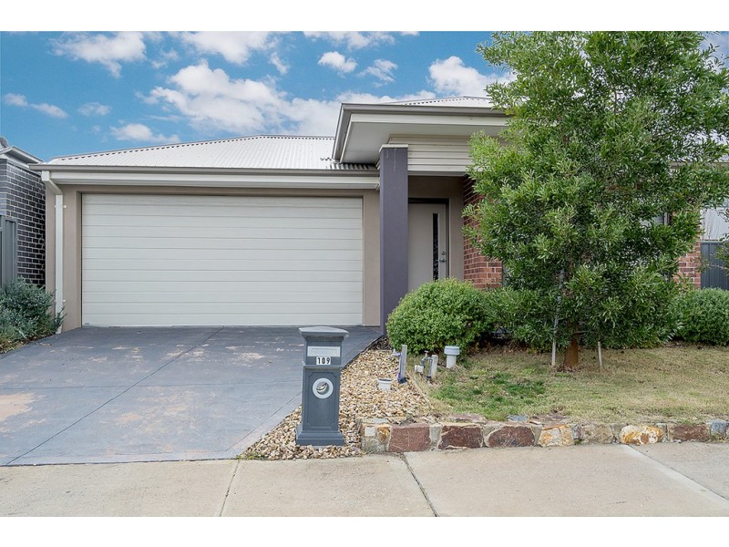 109 Frontier Avenue, Greenvale VIC 3059