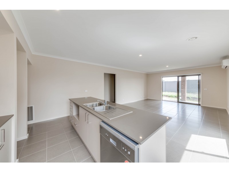 109 Frontier Avenue, Greenvale VIC 3059