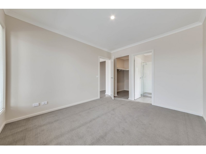 109 Frontier Avenue, Greenvale VIC 3059