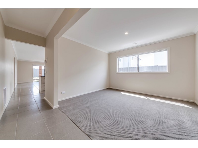 109 Frontier Avenue, Greenvale VIC 3059