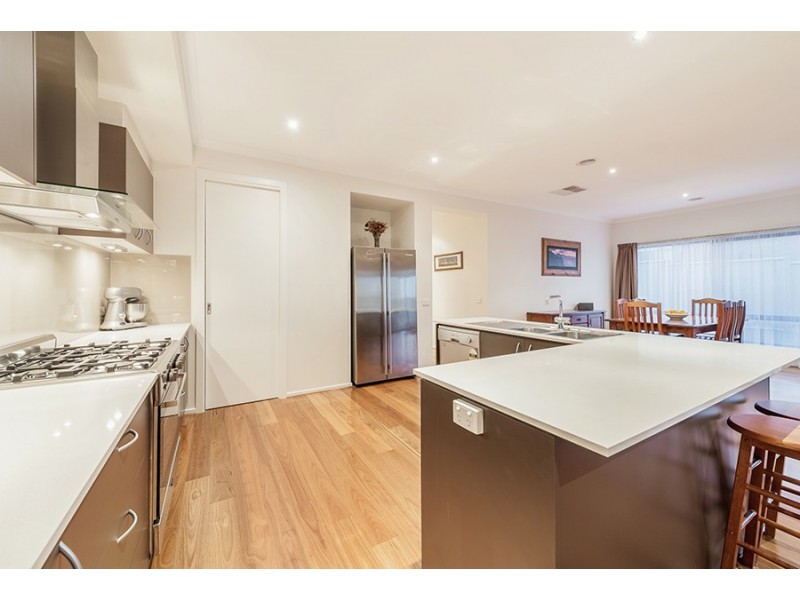 98 Golf View Drive, Craigieburn VIC 3064