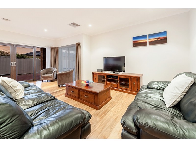 98 Golf View Drive, Craigieburn VIC 3064