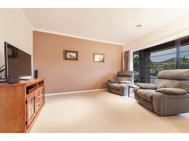 98 Golf View Drive, Craigieburn VIC 3064