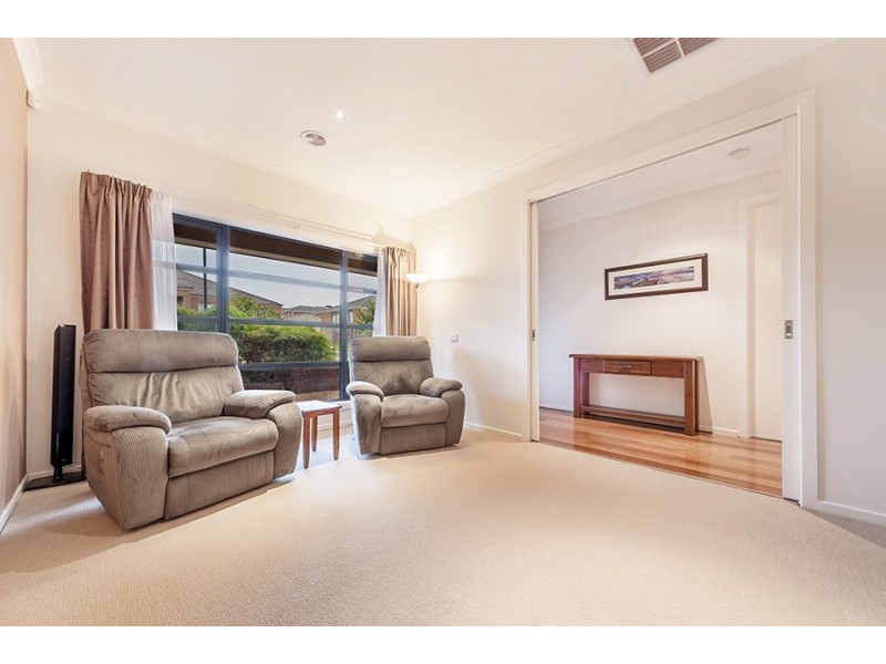 98 Golf View Drive, Craigieburn VIC 3064